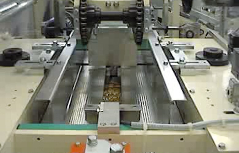 Система штабелирования с двойным бункером